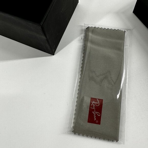 Ray Ban Black Gift Box With Cleaning Clothe - Picture 8 of 10